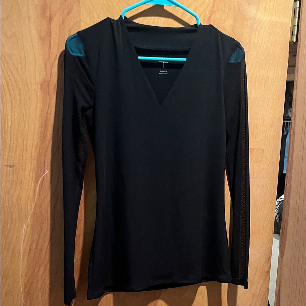 Tahari Black Long Sleeve V-Neck Top